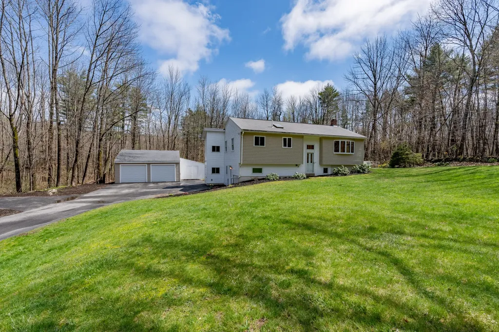 280 Woodbury Road Auburn ME 04210
