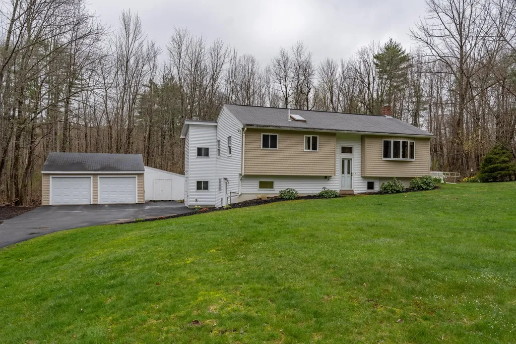 280 Woodbury Road Auburn ME 04210