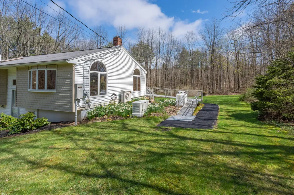 280 Woodbury Road Auburn ME 04210