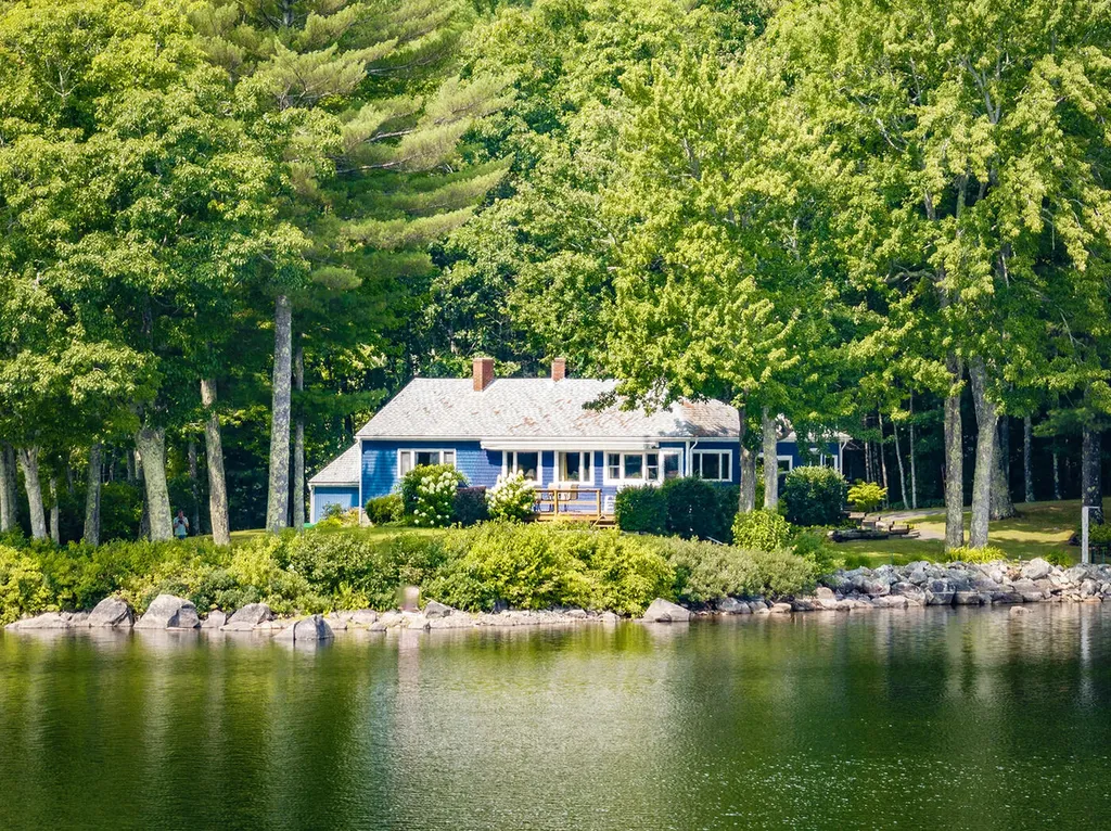 53 Marriners Brook Drive Lincolnville ME 04849