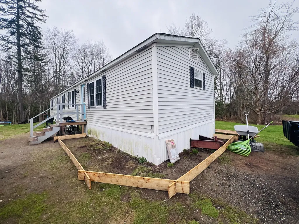 16 Pond Road Searsport ME 04974