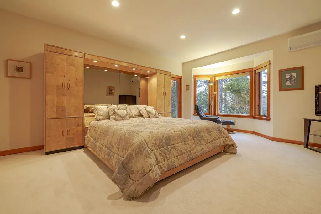 24 Coves End Drive Deer Isle ME 04627