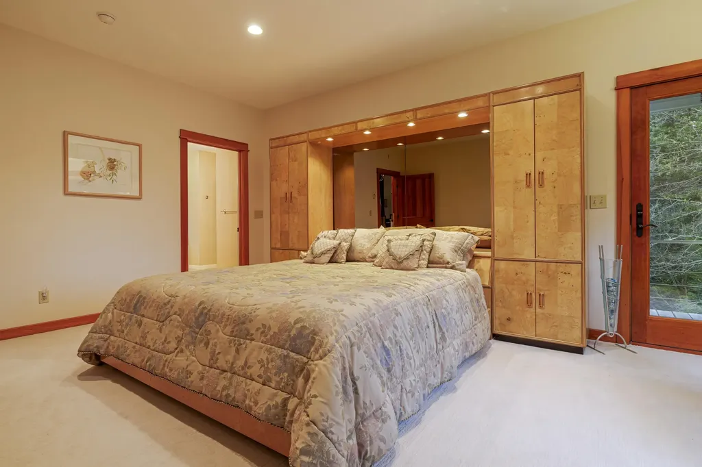 24 Coves End Drive Deer Isle ME 04627