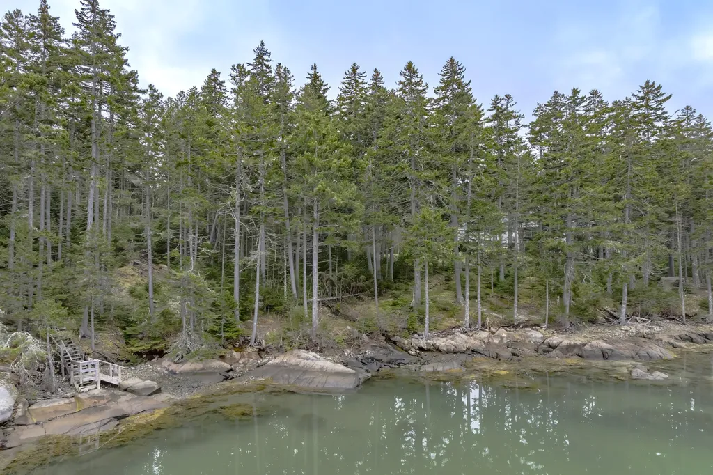 24 Coves End Drive Deer Isle ME 04627