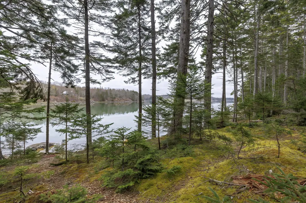 24 Coves End Drive Deer Isle ME 04627