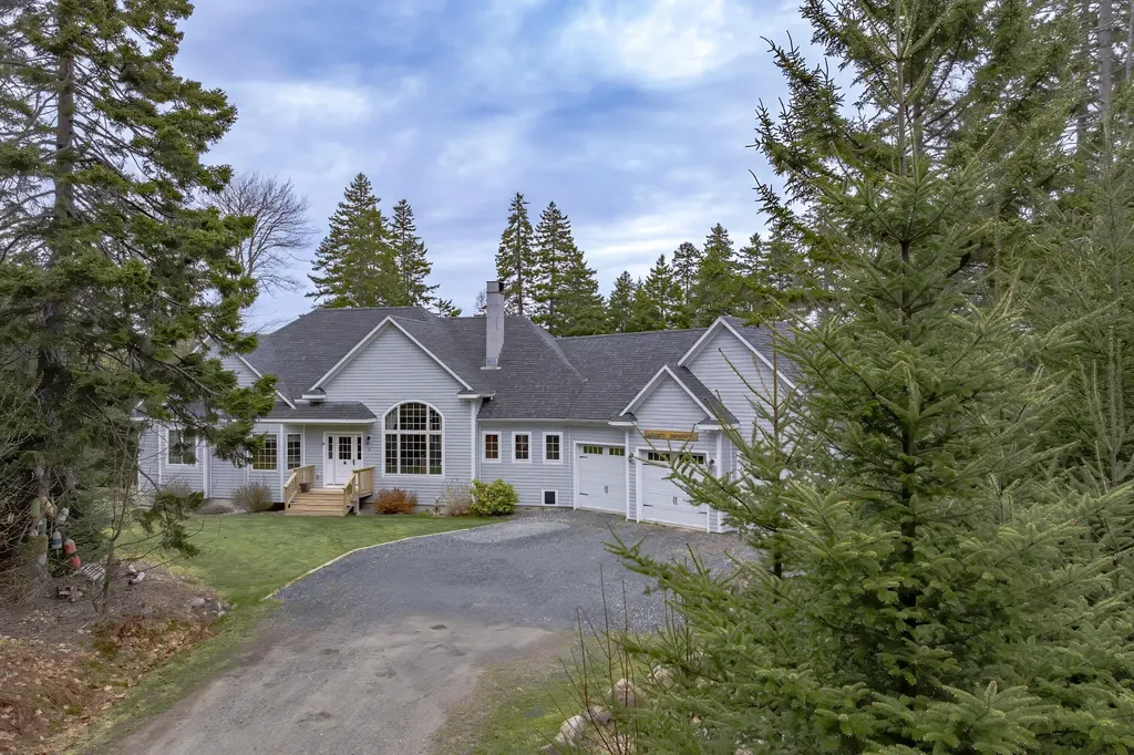24 Coves End Drive Deer Isle ME 04627