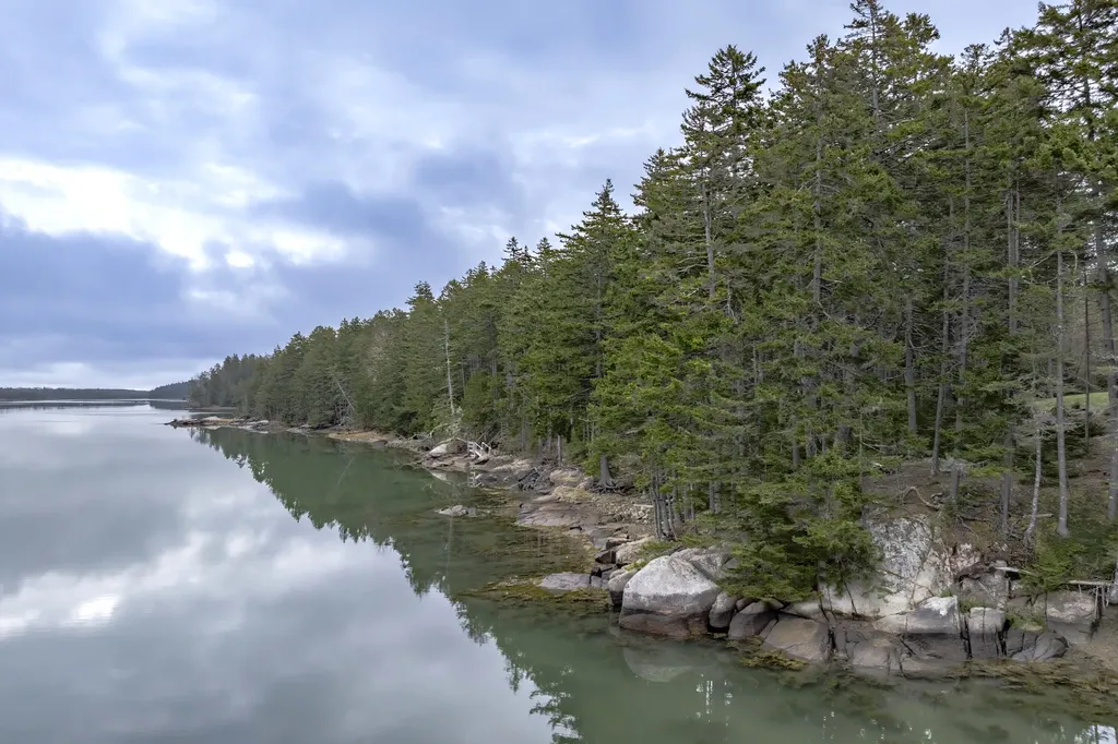 24 Coves End Drive Deer Isle ME 04627