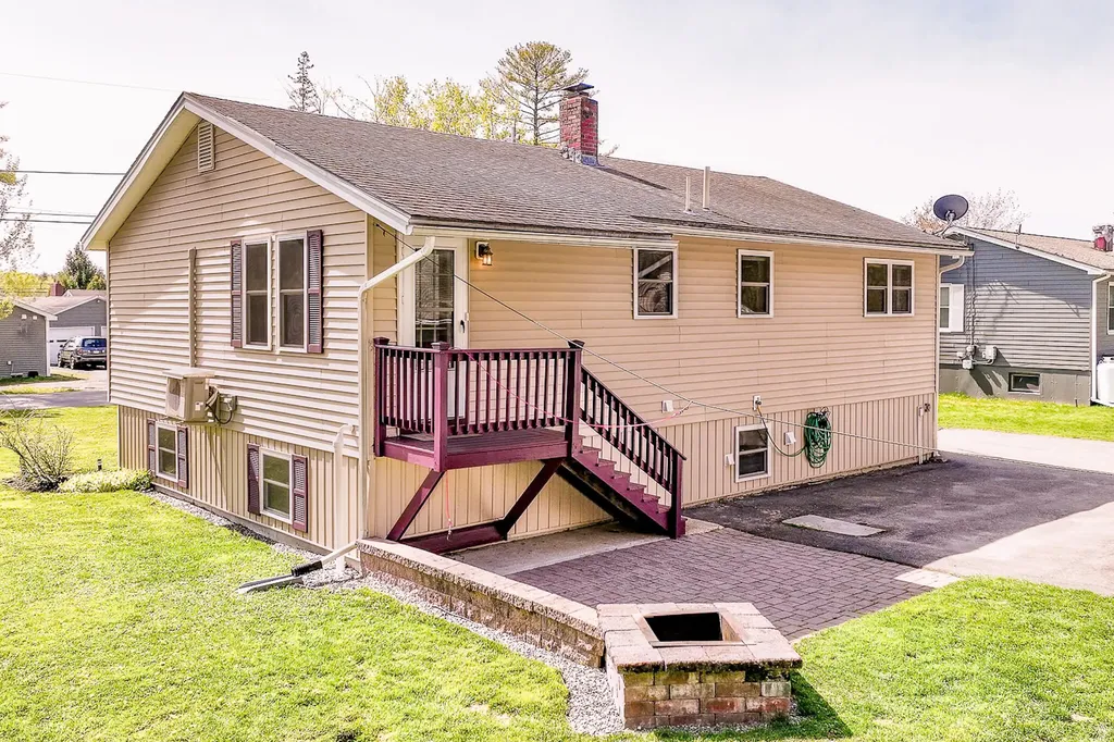 21 Sanford Avenue Old Town ME 04468