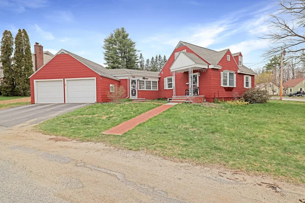 795 Somerset Street Rumford ME 04276