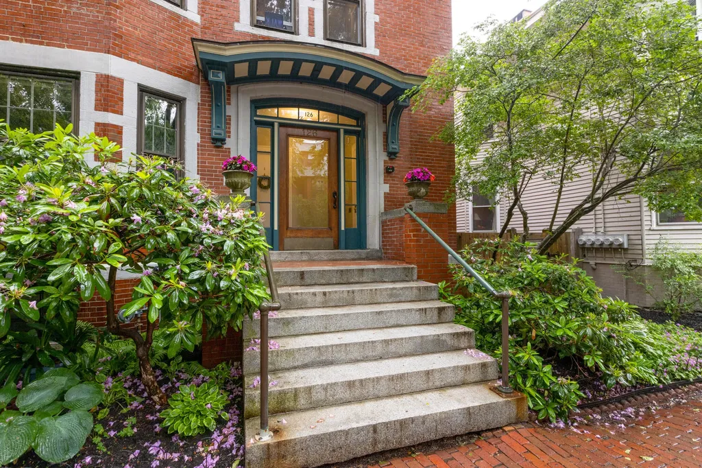 126 Neal Street Portland ME 04102
