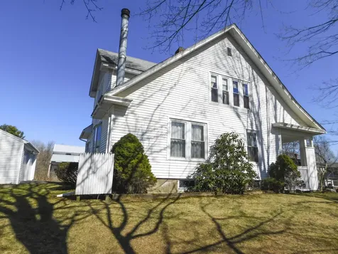 25 Pine Street Dexter ME 04930