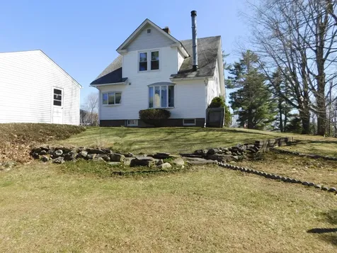 25 Pine Street Dexter ME 04930