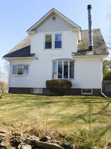 25 Pine Street Dexter ME 04930