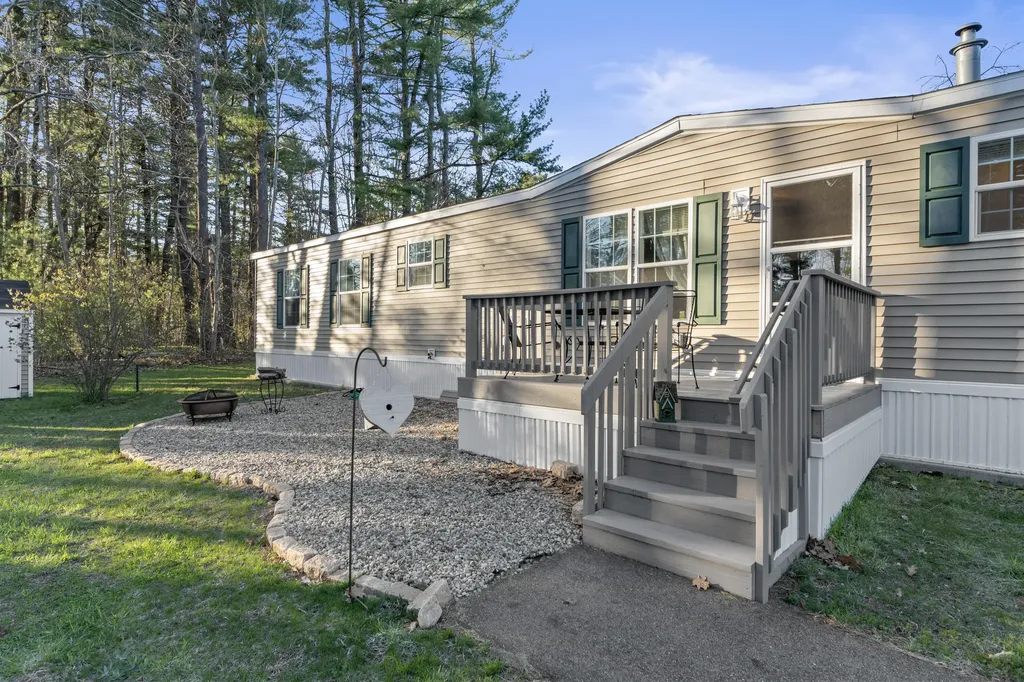 15 Ryefield Drive Old Orchard Beach ME 04064