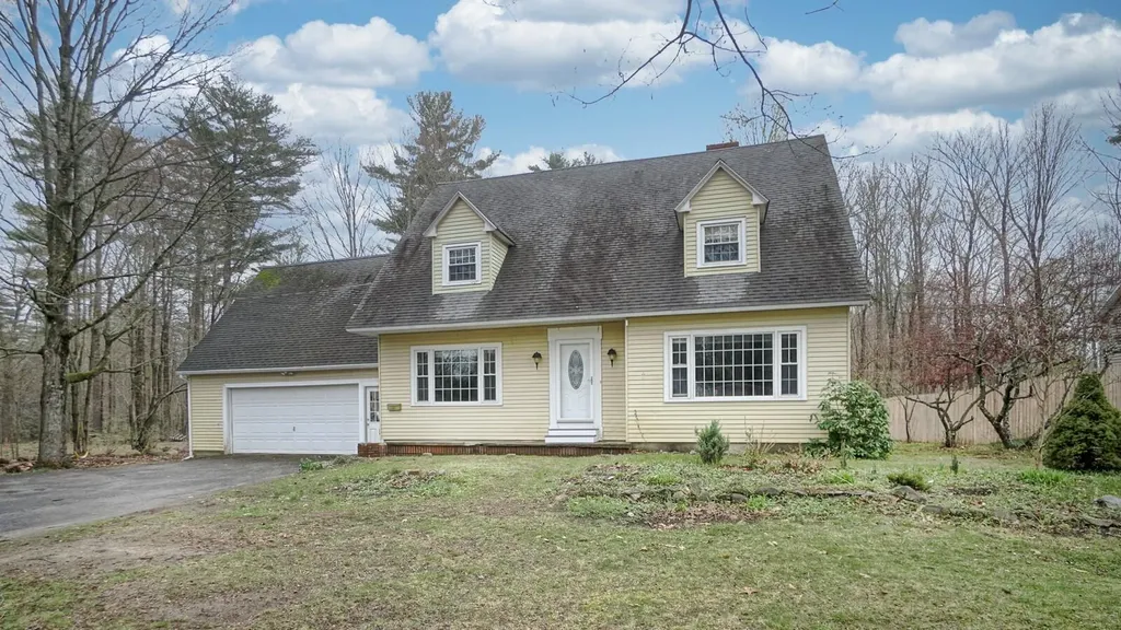 52 Robie Street Gorham ME 04038