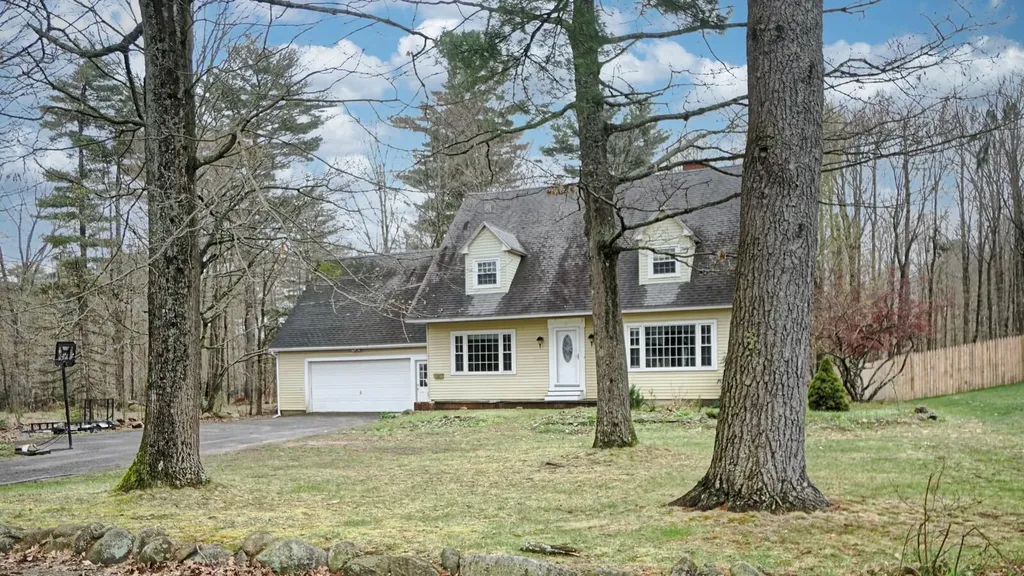 52 Robie Street Gorham ME 04038