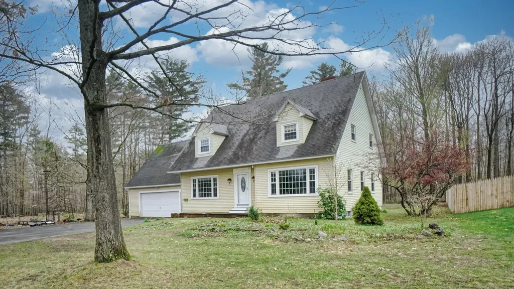 52 Robie Street Gorham ME 04038