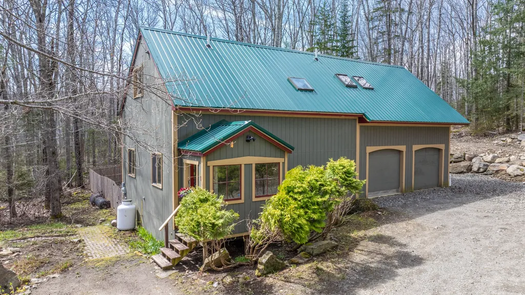 401 Bluff Road Northport ME 04849