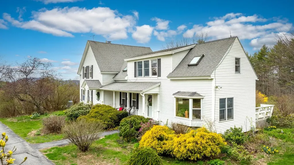178 Spiller Hill Road Raymond ME 04071