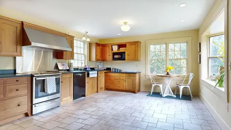 178 Spiller Hill Road Raymond ME 04071