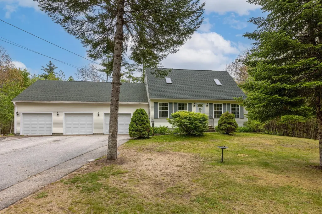 42 Mcgill Fern Road Standish ME 04084