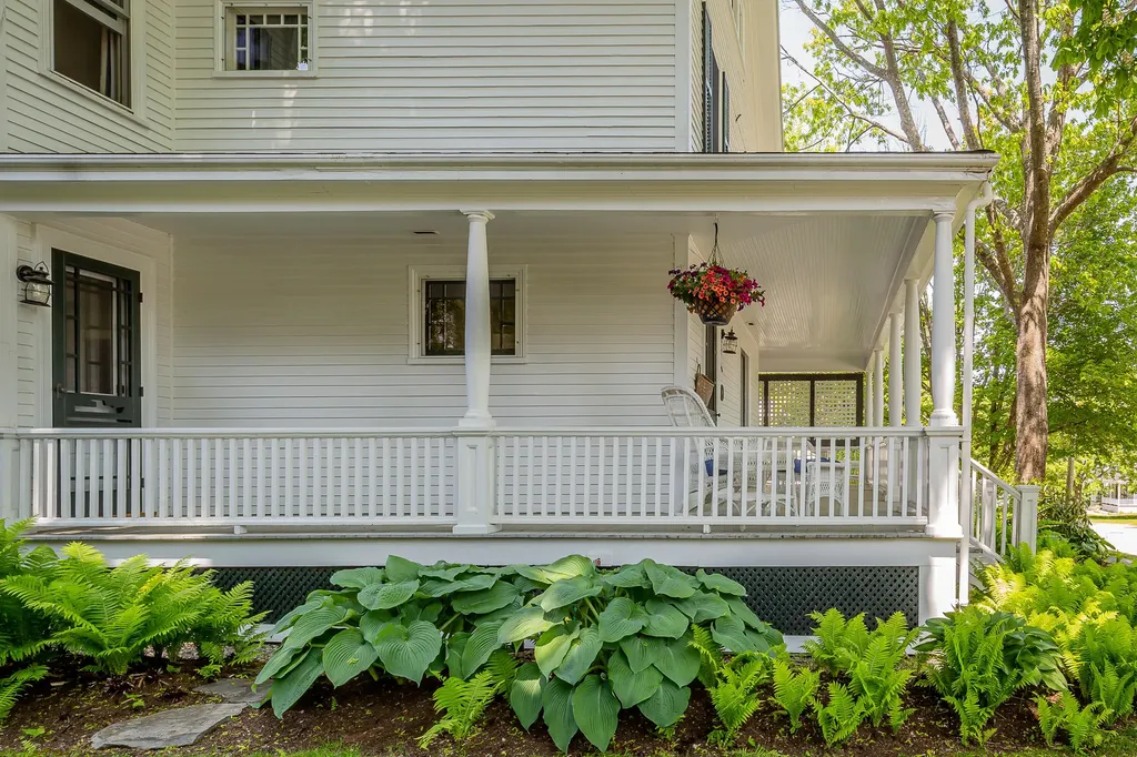101 Chestnut Street Camden ME 04843