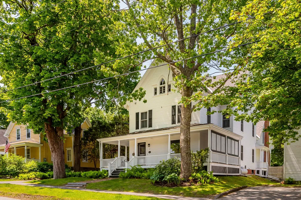 101 Chestnut Street Camden ME 04843