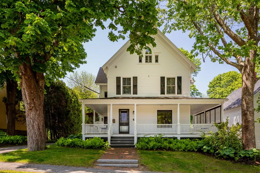 101 Chestnut Street Camden ME 04843