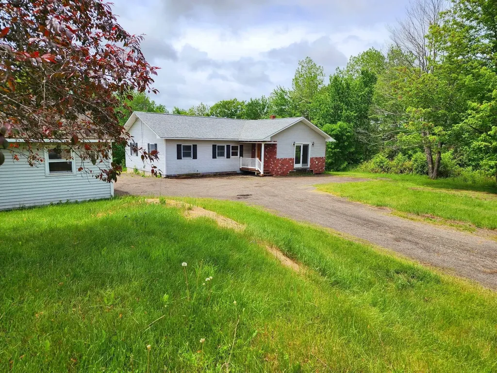 810 Loggin Road Frankfort ME 04438