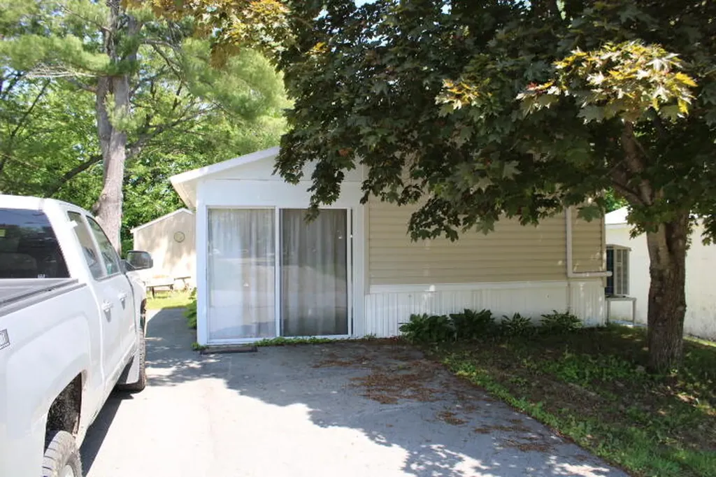 8 Maxim Street Madison ME 04950