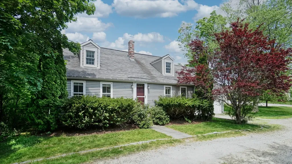 17 Locke Street Kennebunkport ME 04046