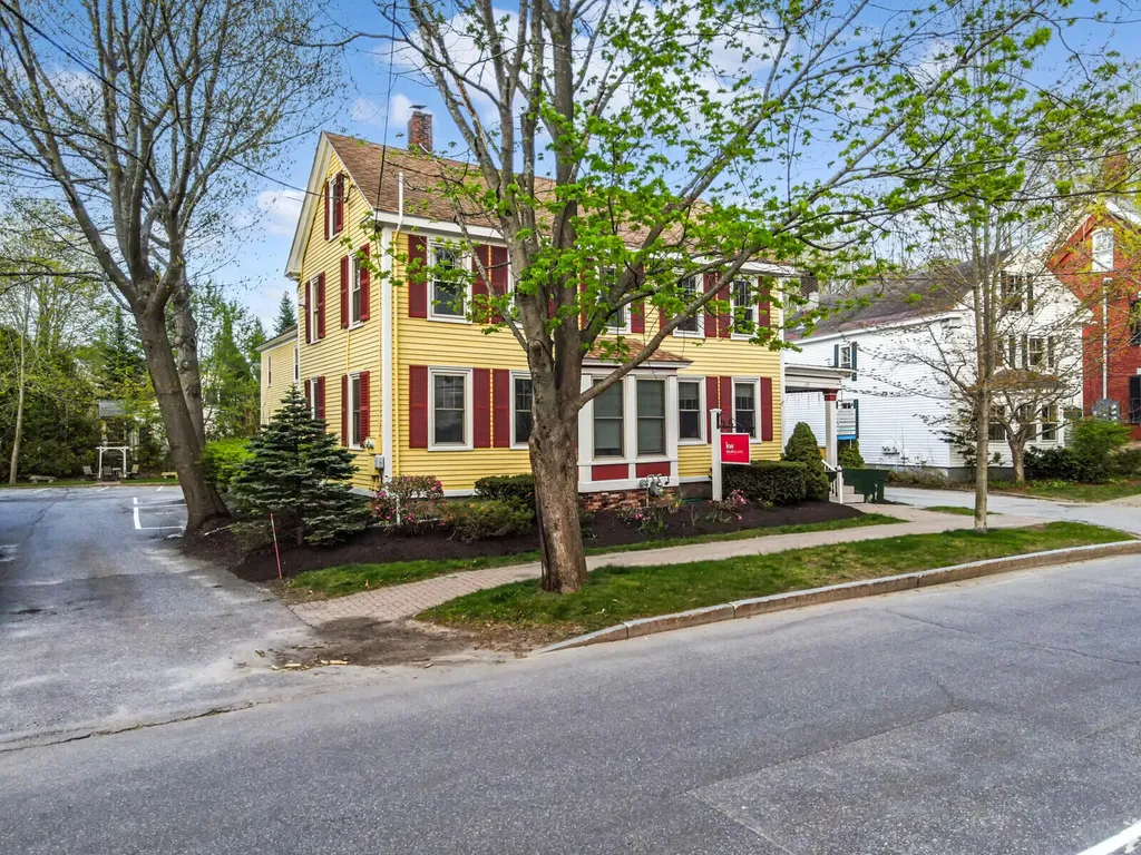 169 Park Row Brunswick ME 04011