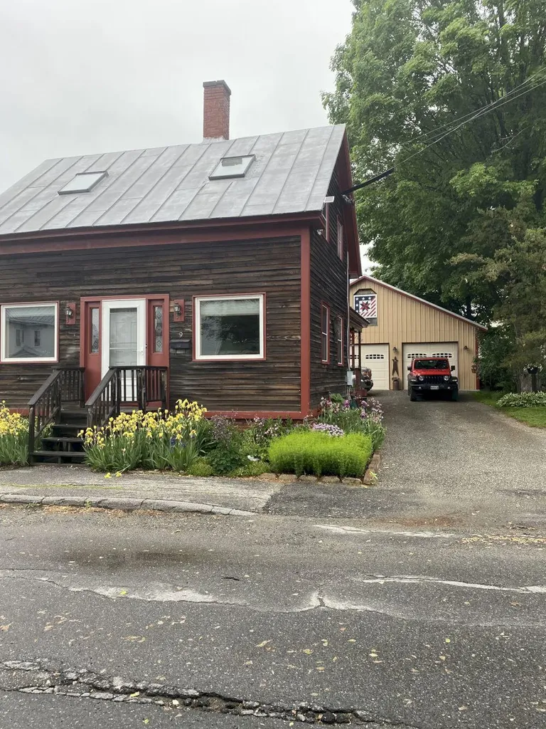 9 Lawton Street Skowhegan ME 04976