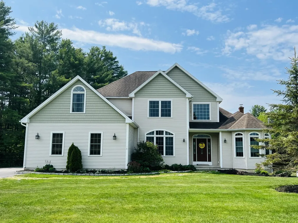 54 Constitution Avenue Hampden ME 04444