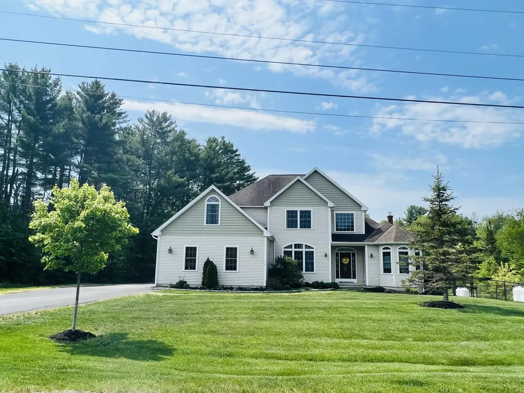 54 Constitution Avenue Hampden ME 04444