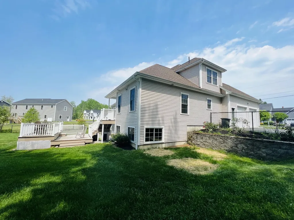 54 Constitution Avenue Hampden ME 04444