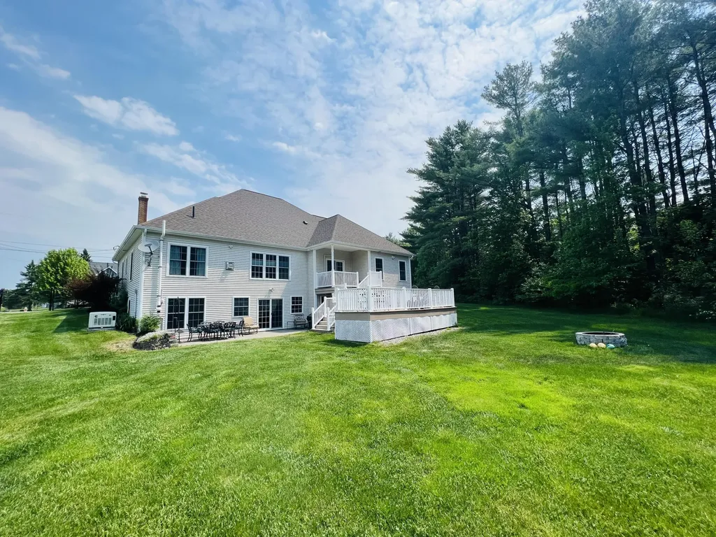 54 Constitution Avenue Hampden ME 04444