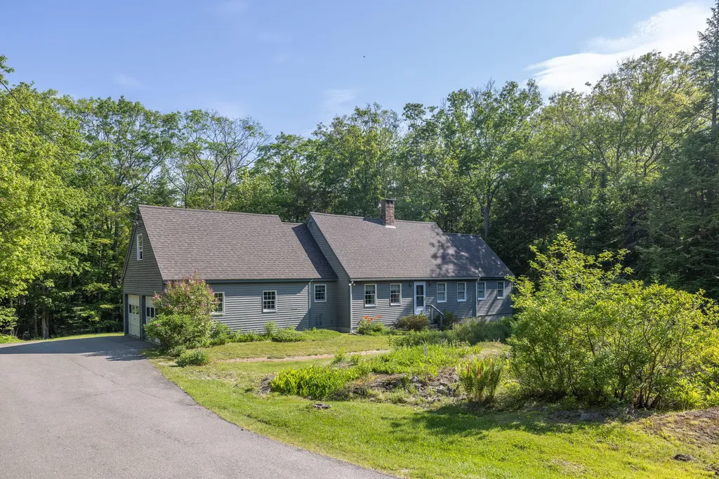 13 Alexander Drive Rockport ME 04856