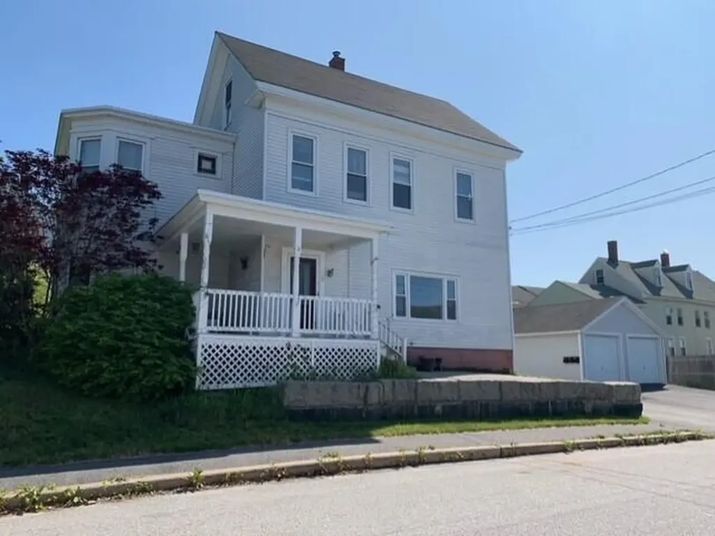 18 Fall Street Biddeford ME 04005
