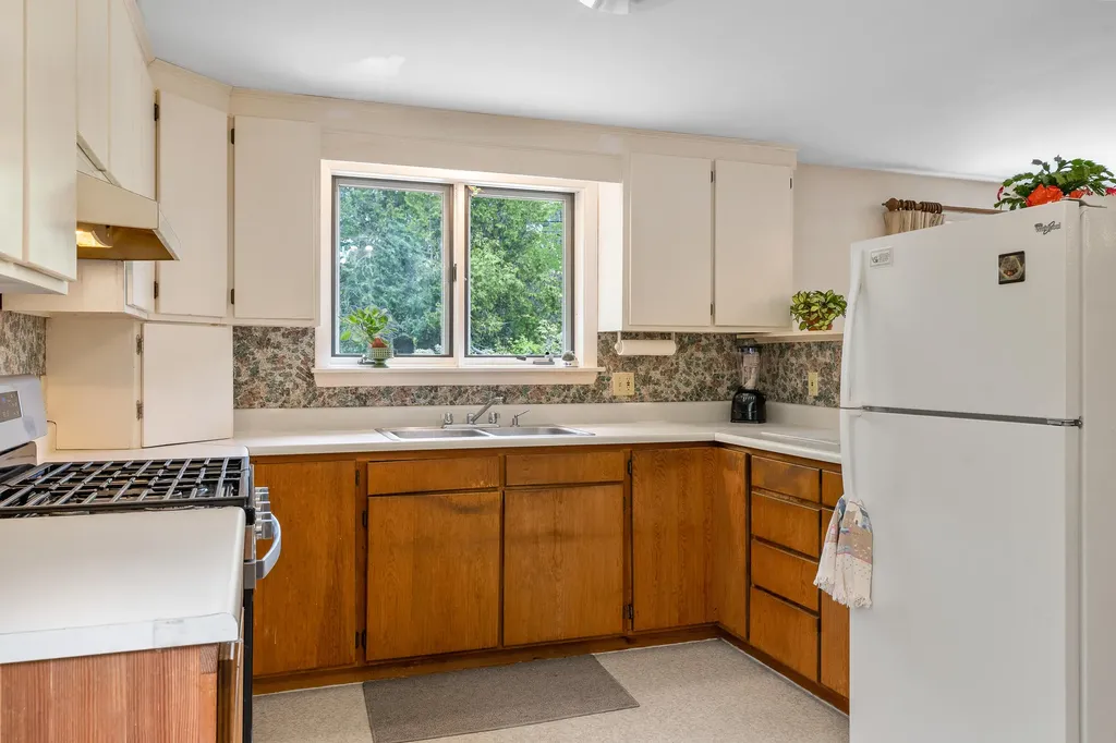 353 Duck Puddle Road Nobleboro ME 04555