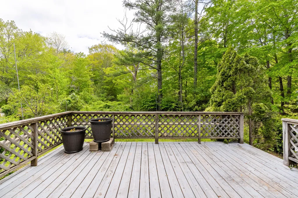 353 Duck Puddle Road Nobleboro ME 04555