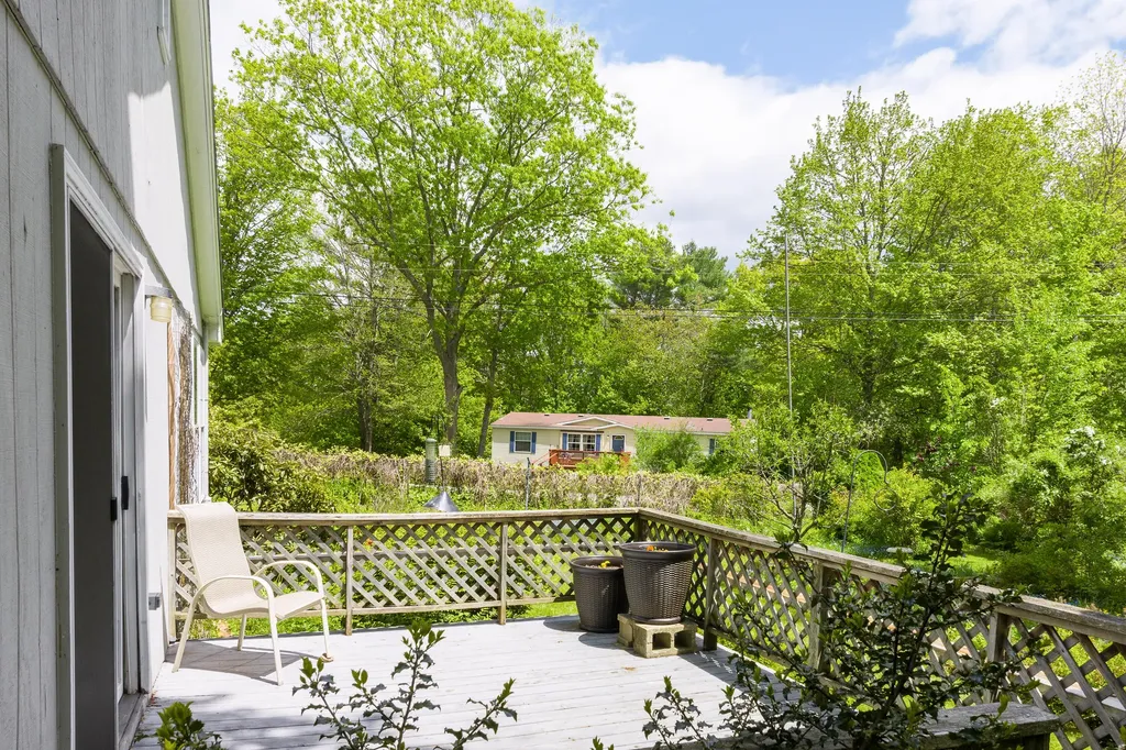 353 Duck Puddle Road Nobleboro ME 04555