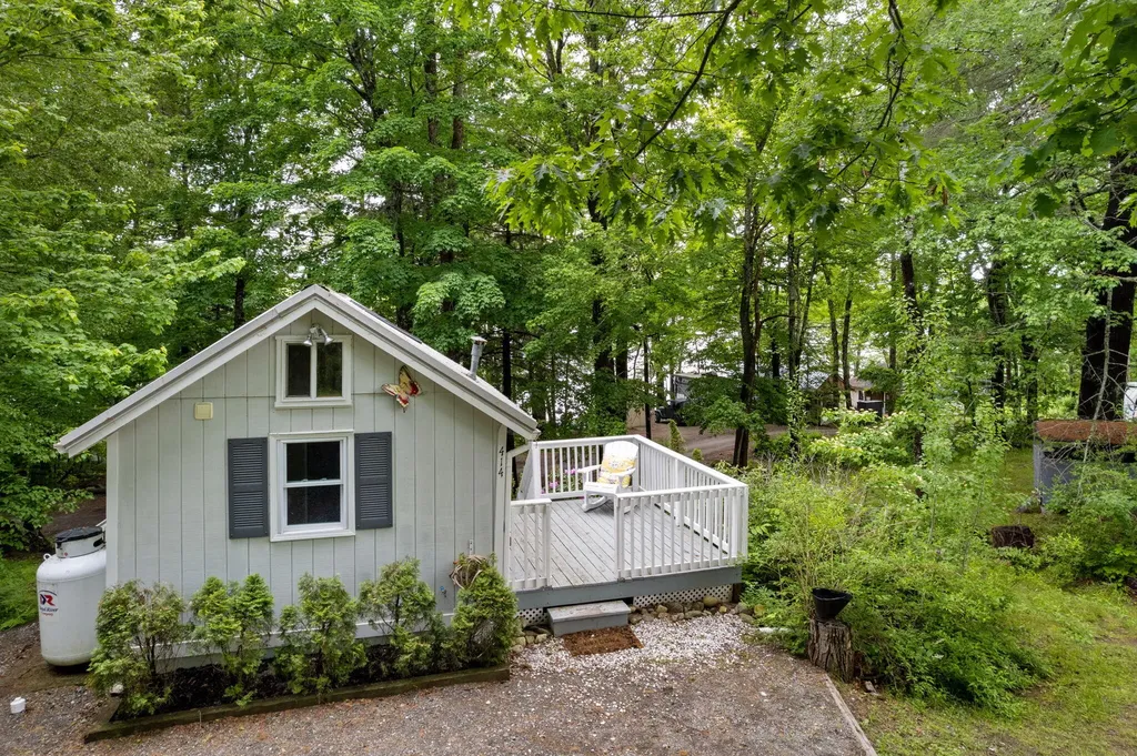 414 Brickett Point Estates Oakland ME 04963