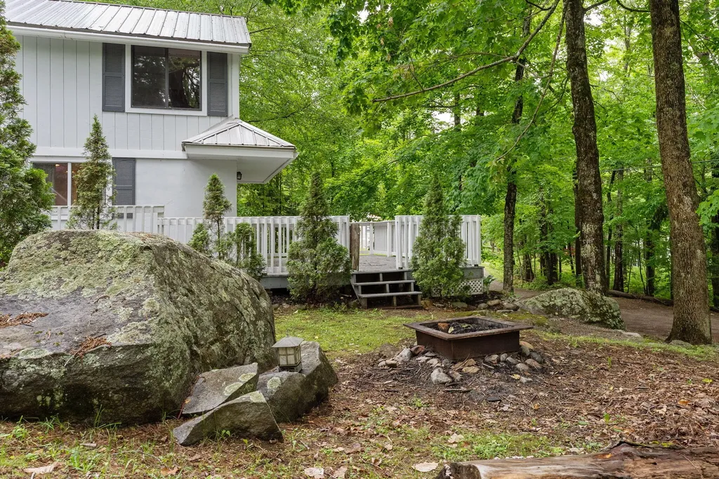 414 Brickett Point Estates Oakland ME 04963