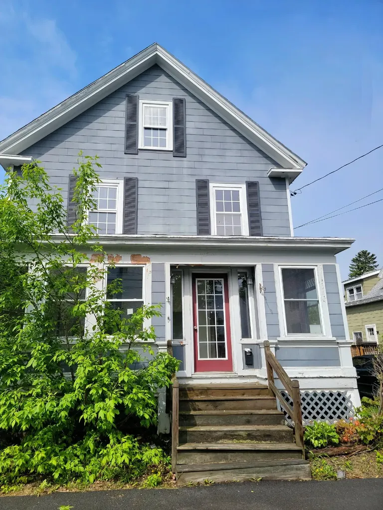 252 Grove Street Bangor ME 04401