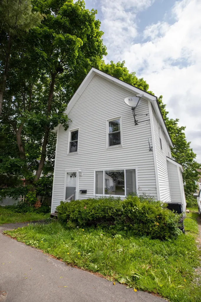 113 Pearl Street Bangor ME 04401