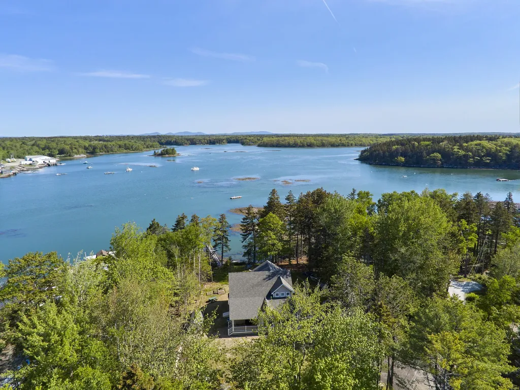 110 States Point Road Saint George ME 04860