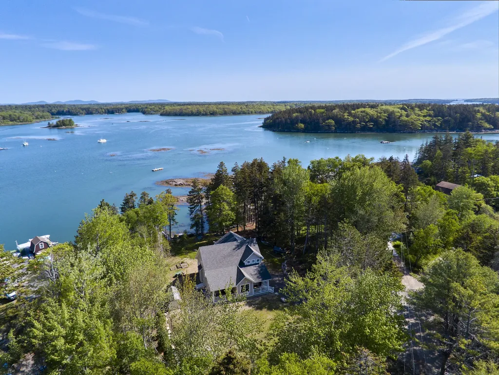 110 States Point Road Saint George ME 04860