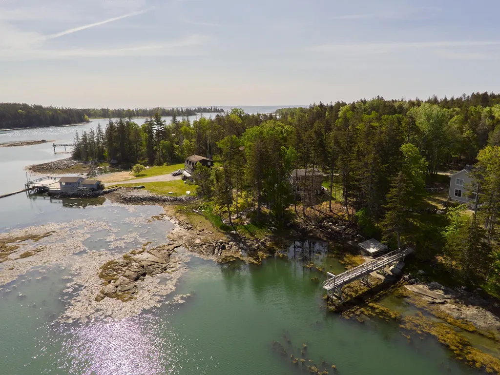 110 States Point Road Saint George ME 04860