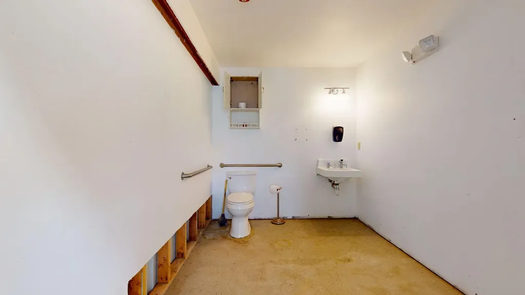 213 Washington Street S Auburn ME 04210